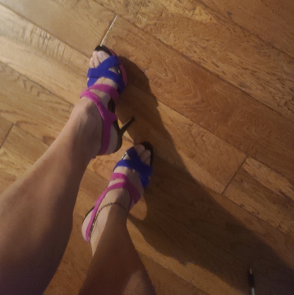 Jessica Simpson Platform Heels - Picture 2 of 5